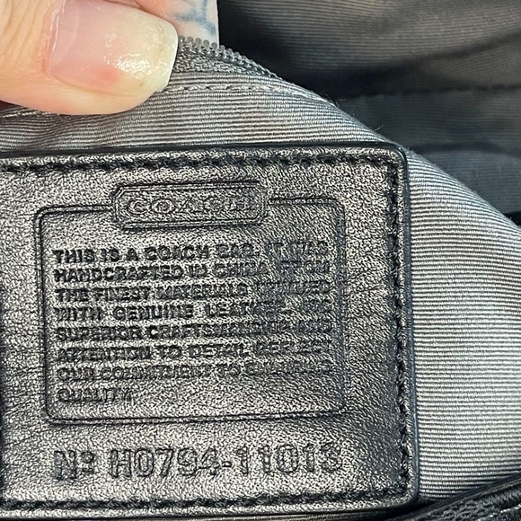 Coach Black Signature Shoulder Bag - Picture 6 of 12